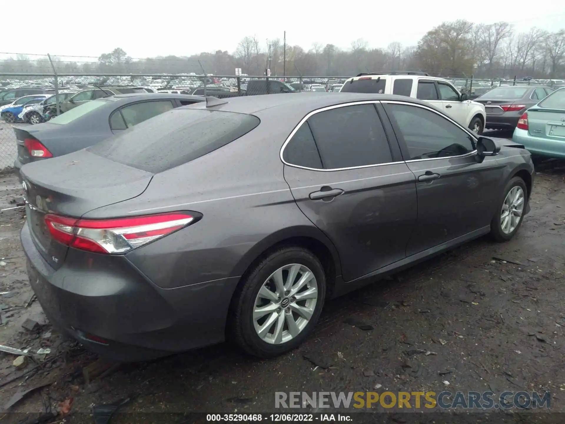 4 Photograph of a damaged car 4T1B11HK1KU842533 TOYOTA CAMRY 2019