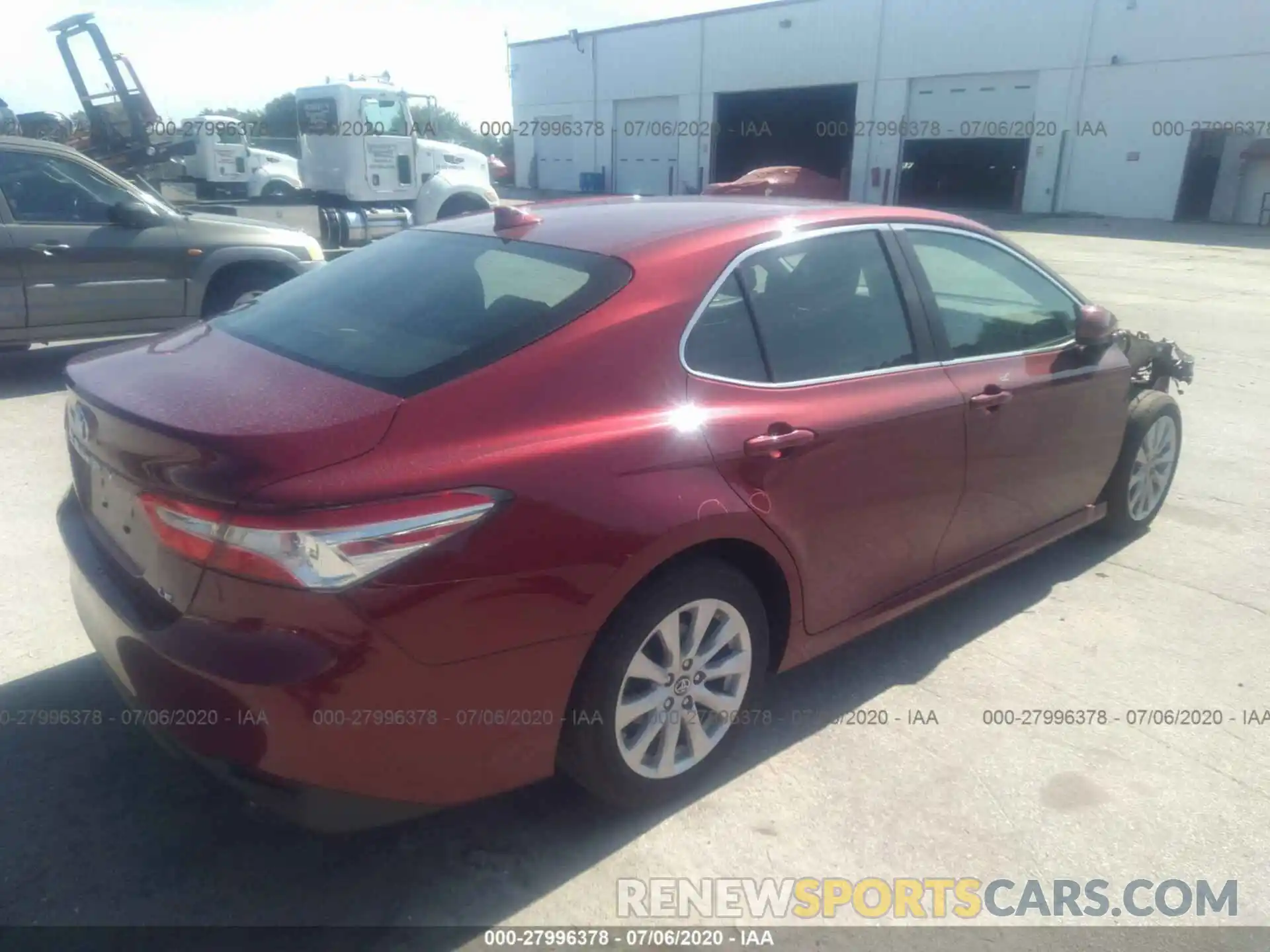 4 Photograph of a damaged car 4T1B11HK1KU846145 TOYOTA CAMRY 2019