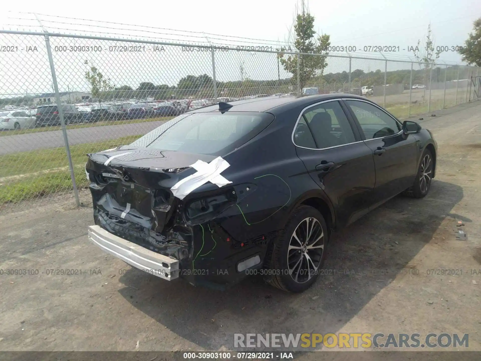 4 Photograph of a damaged car 4T1B11HK1KU846162 TOYOTA CAMRY 2019