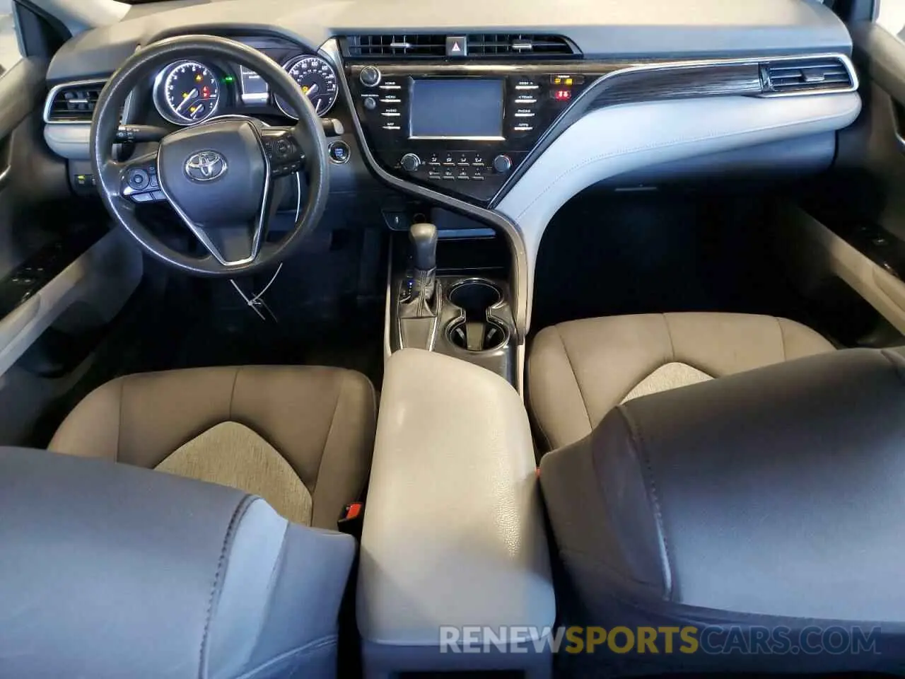 8 Photograph of a damaged car 4T1B11HK1KU846873 TOYOTA CAMRY 2019