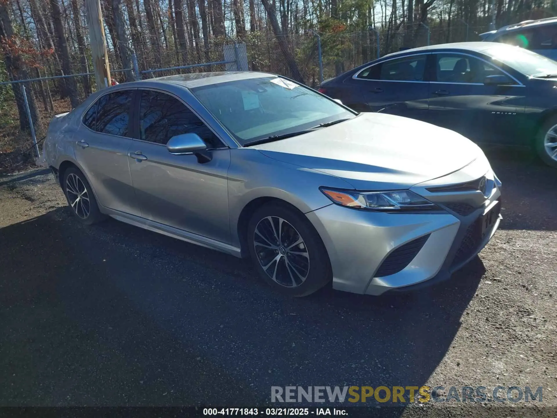 1 Photograph of a damaged car 4T1B11HK2K4776347 TOYOTA CAMRY 2019