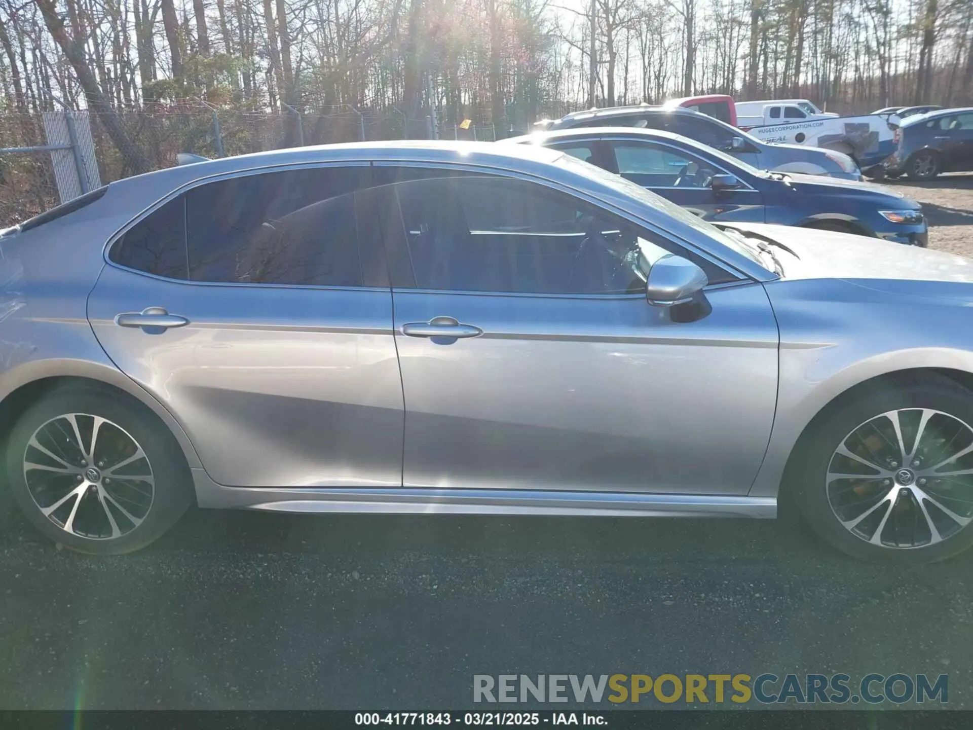 13 Photograph of a damaged car 4T1B11HK2K4776347 TOYOTA CAMRY 2019