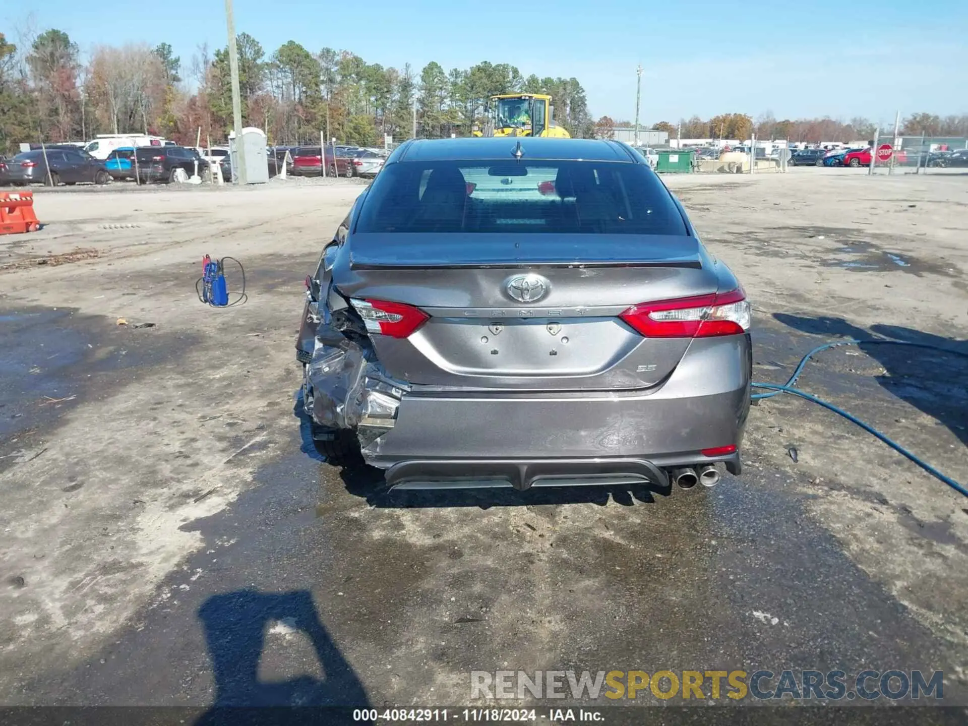 16 Photograph of a damaged car 4T1B11HK2KU160499 TOYOTA CAMRY 2019