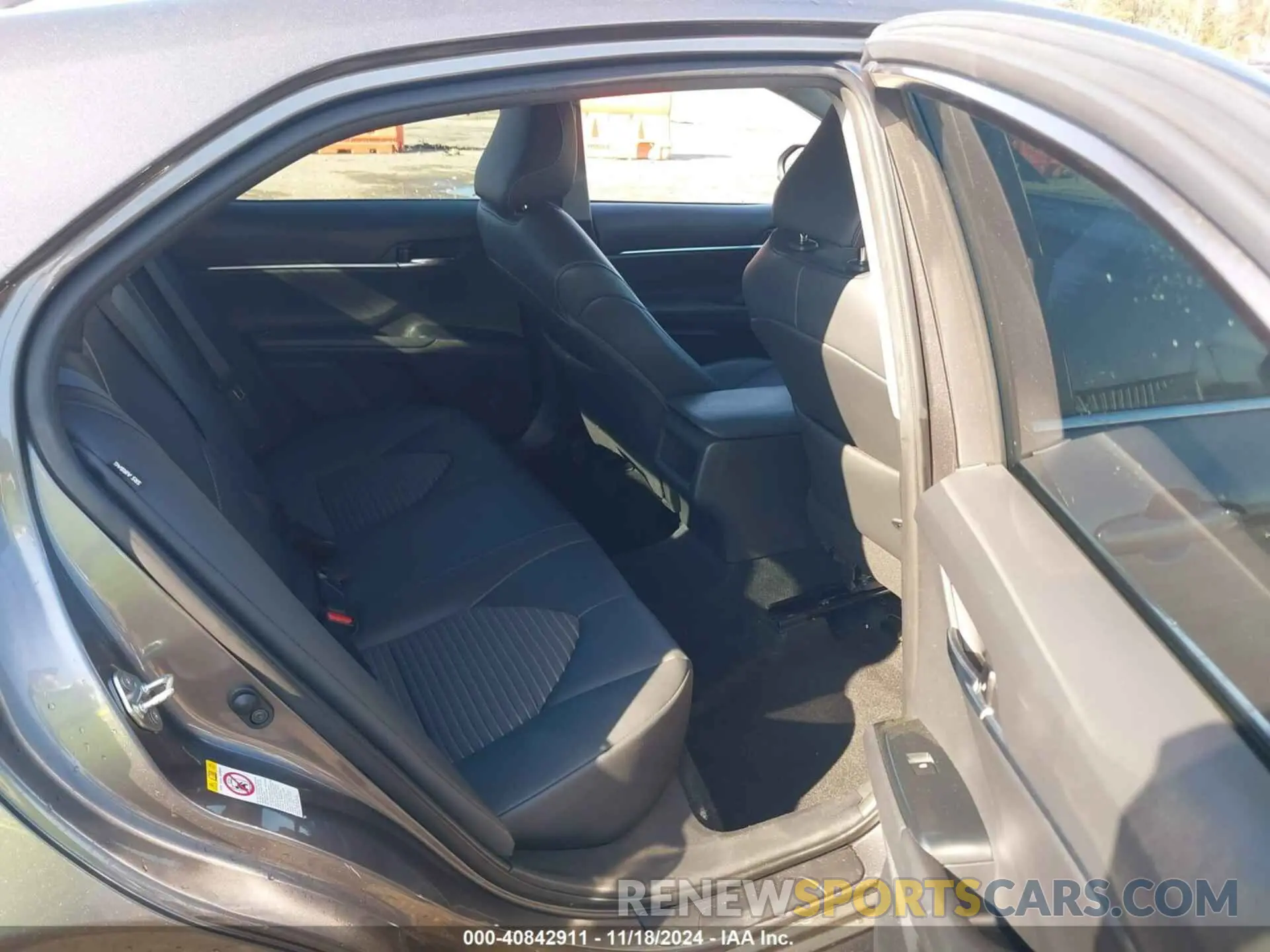 8 Photograph of a damaged car 4T1B11HK2KU160499 TOYOTA CAMRY 2019