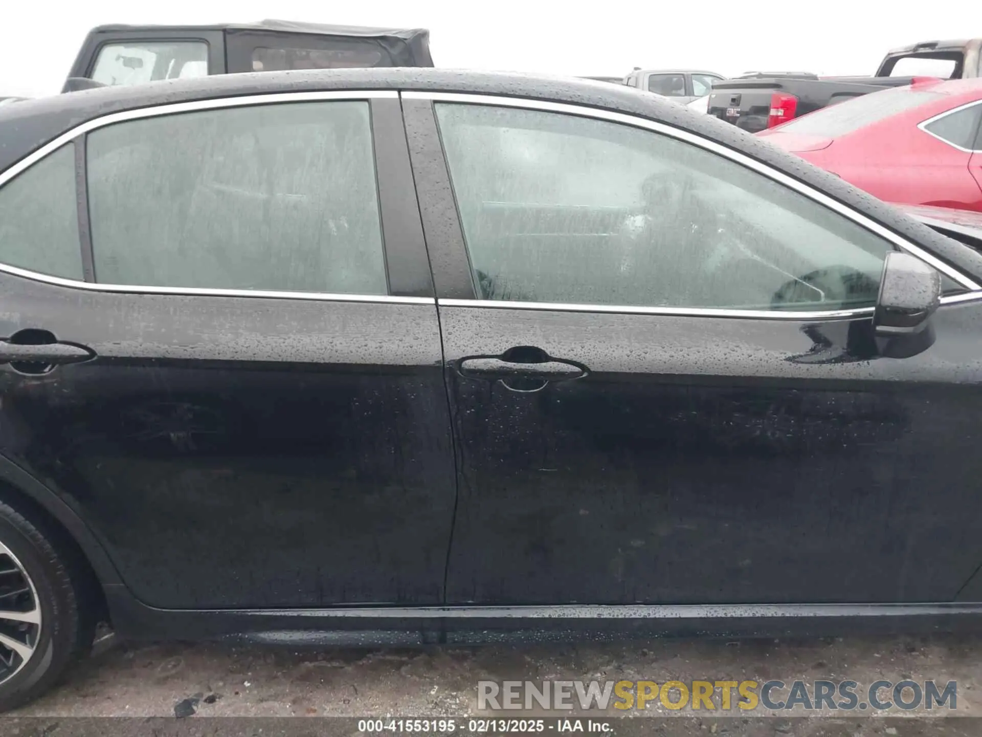 13 Photograph of a damaged car 4T1B11HK2KU166206 TOYOTA CAMRY 2019