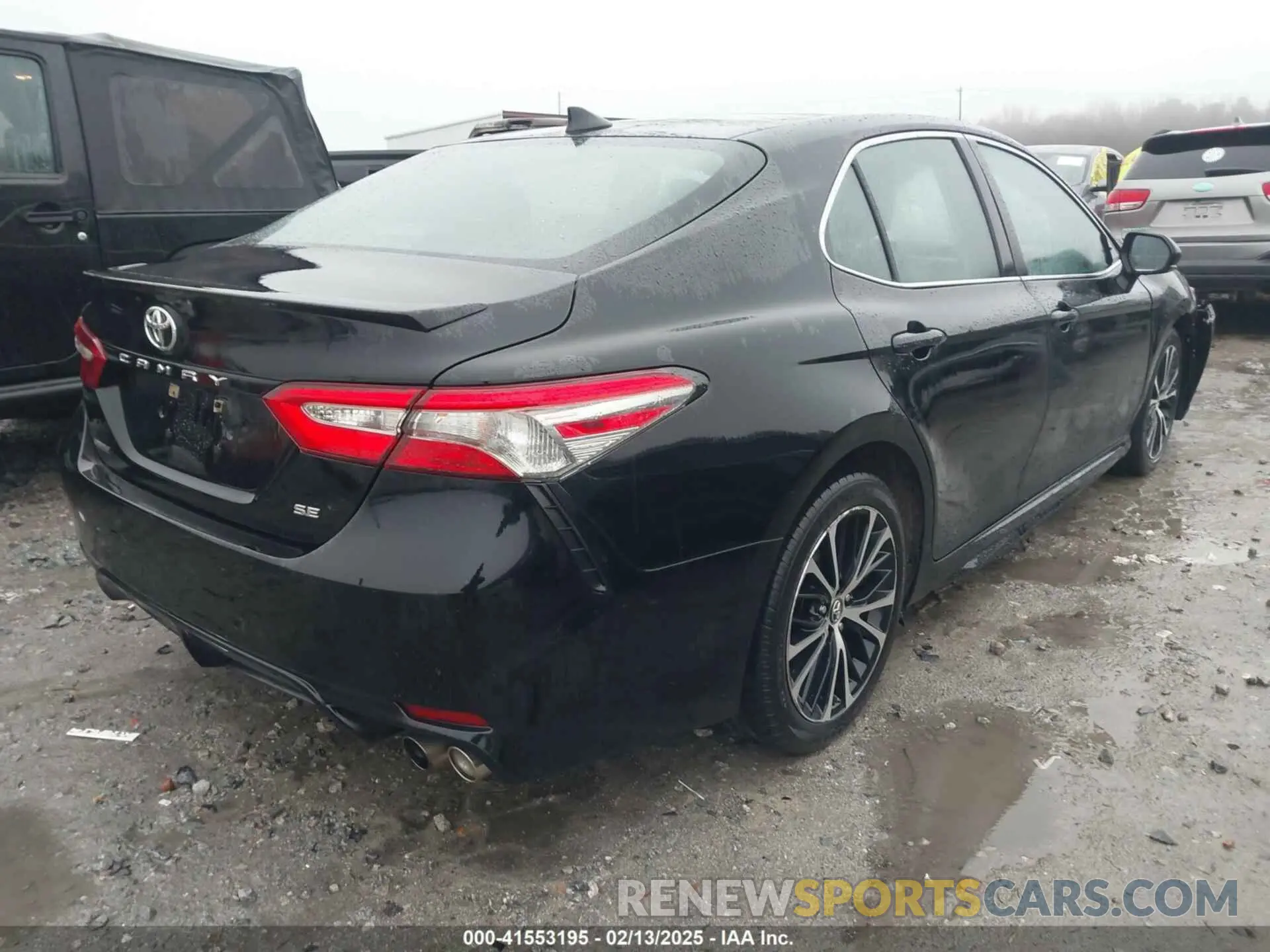 4 Photograph of a damaged car 4T1B11HK2KU166206 TOYOTA CAMRY 2019