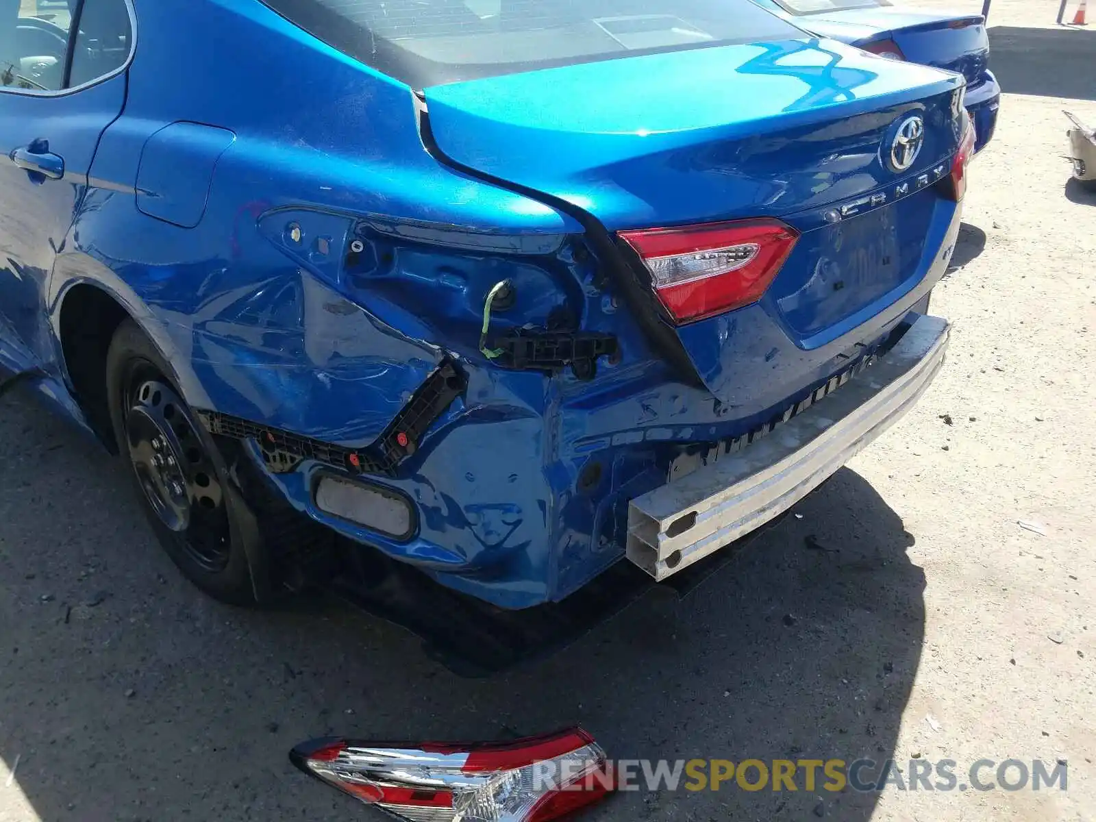 9 Photograph of a damaged car 4T1B11HK2KU170272 TOYOTA CAMRY 2019