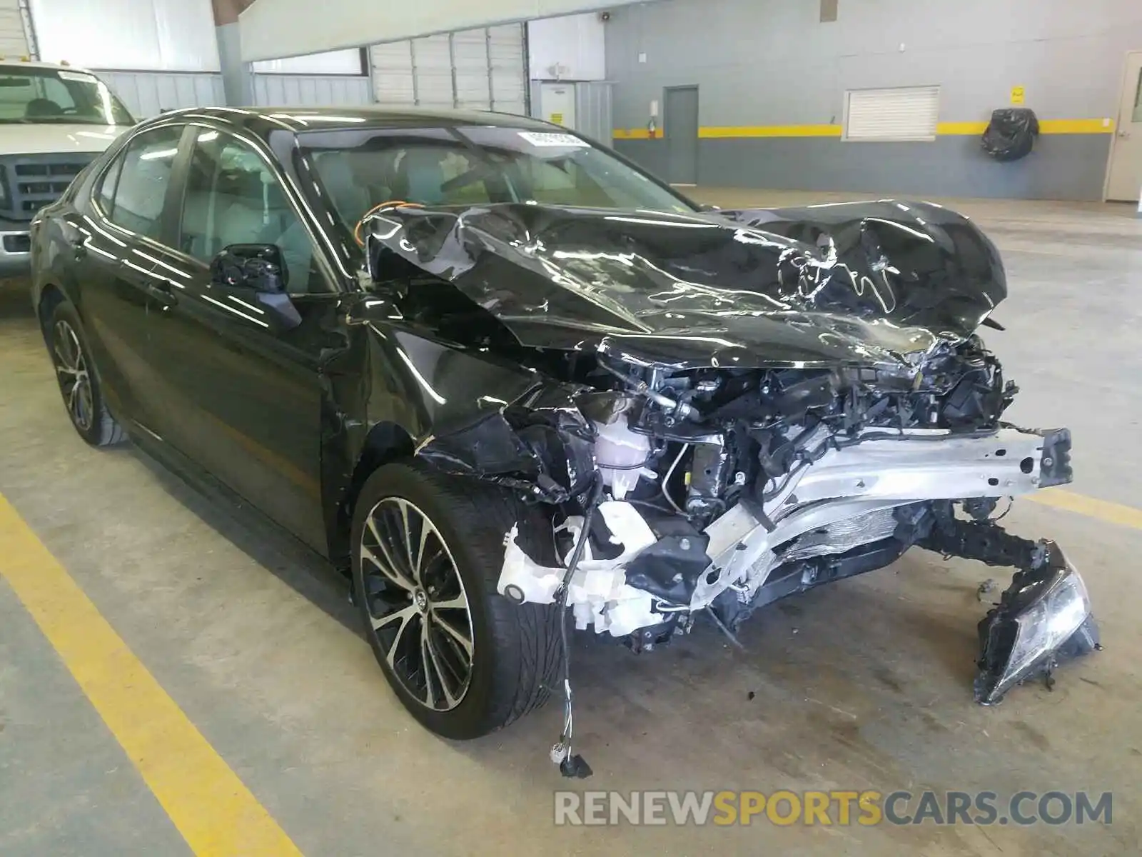 1 Photograph of a damaged car 4T1B11HK2KU170384 TOYOTA CAMRY 2019