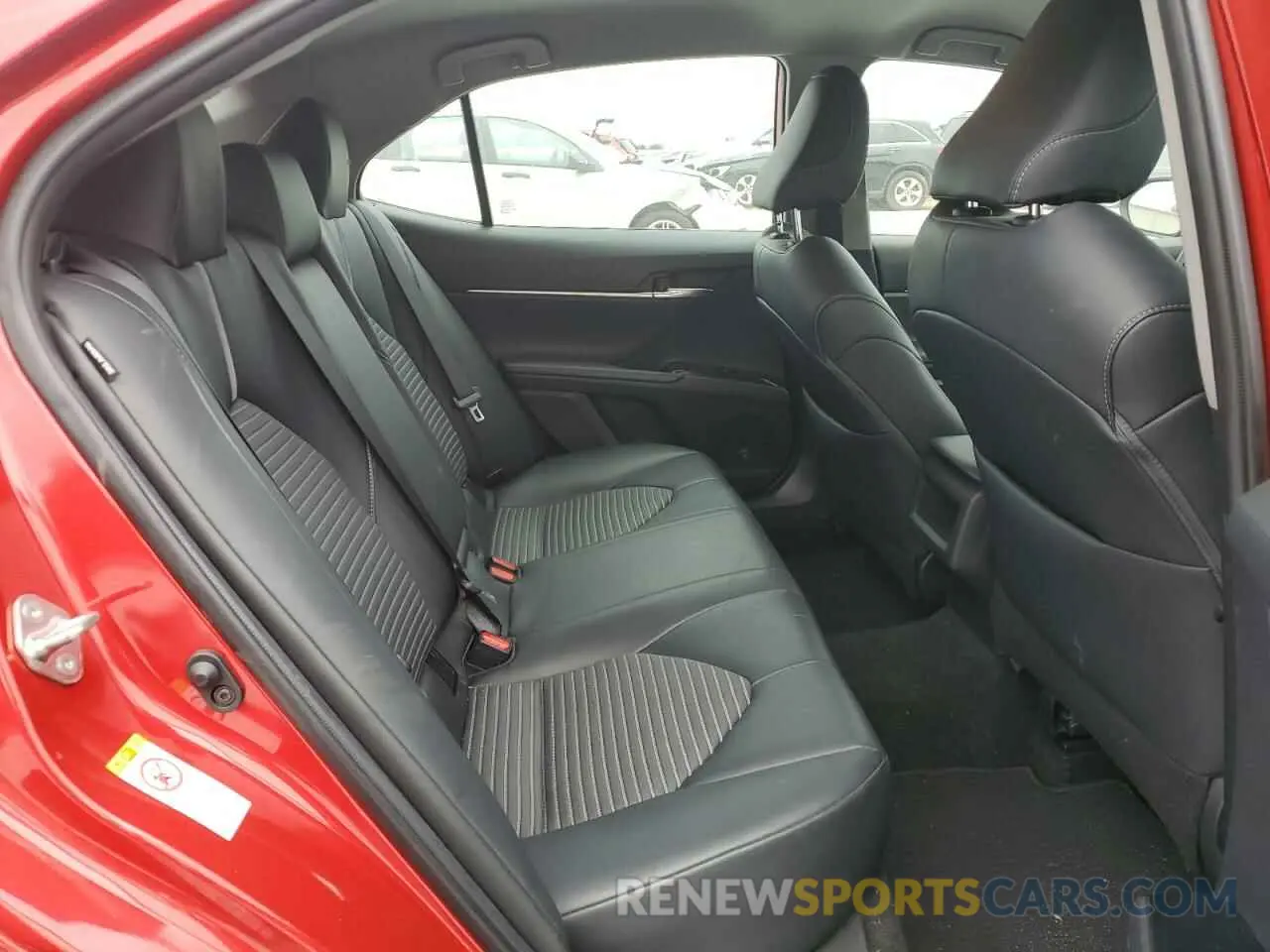 10 Photograph of a damaged car 4T1B11HK2KU171583 TOYOTA CAMRY 2019