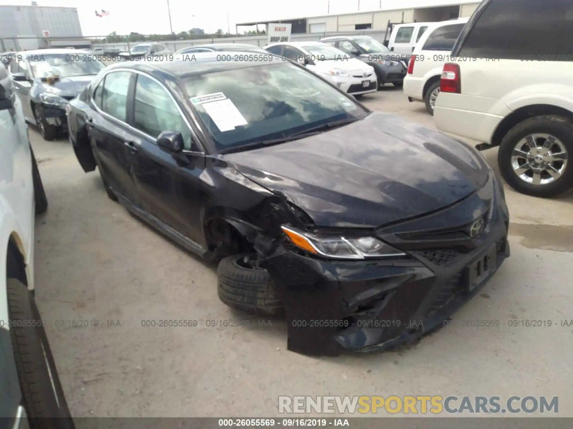 1 Photograph of a damaged car 4T1B11HK2KU173222 TOYOTA CAMRY 2019