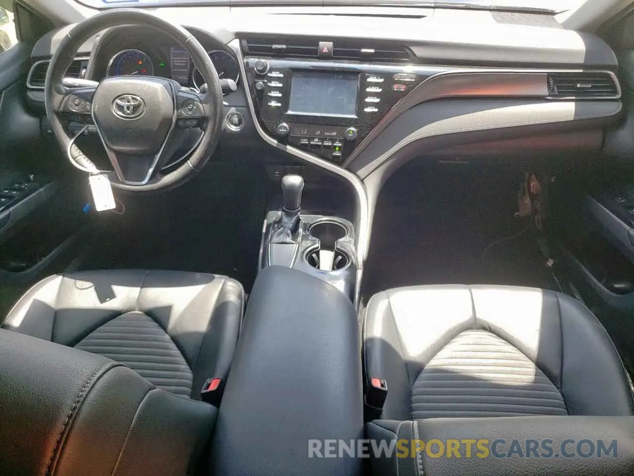 8 Photograph of a damaged car 4T1B11HK2KU175729 TOYOTA CAMRY 2019