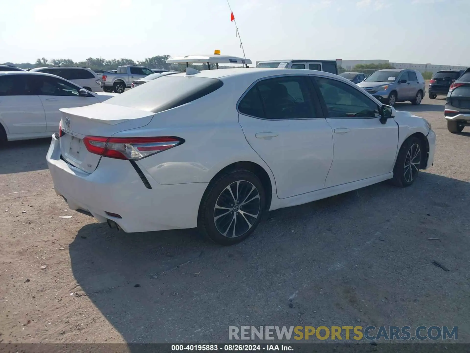 4 Photograph of a damaged car 4T1B11HK2KU176251 TOYOTA CAMRY 2019