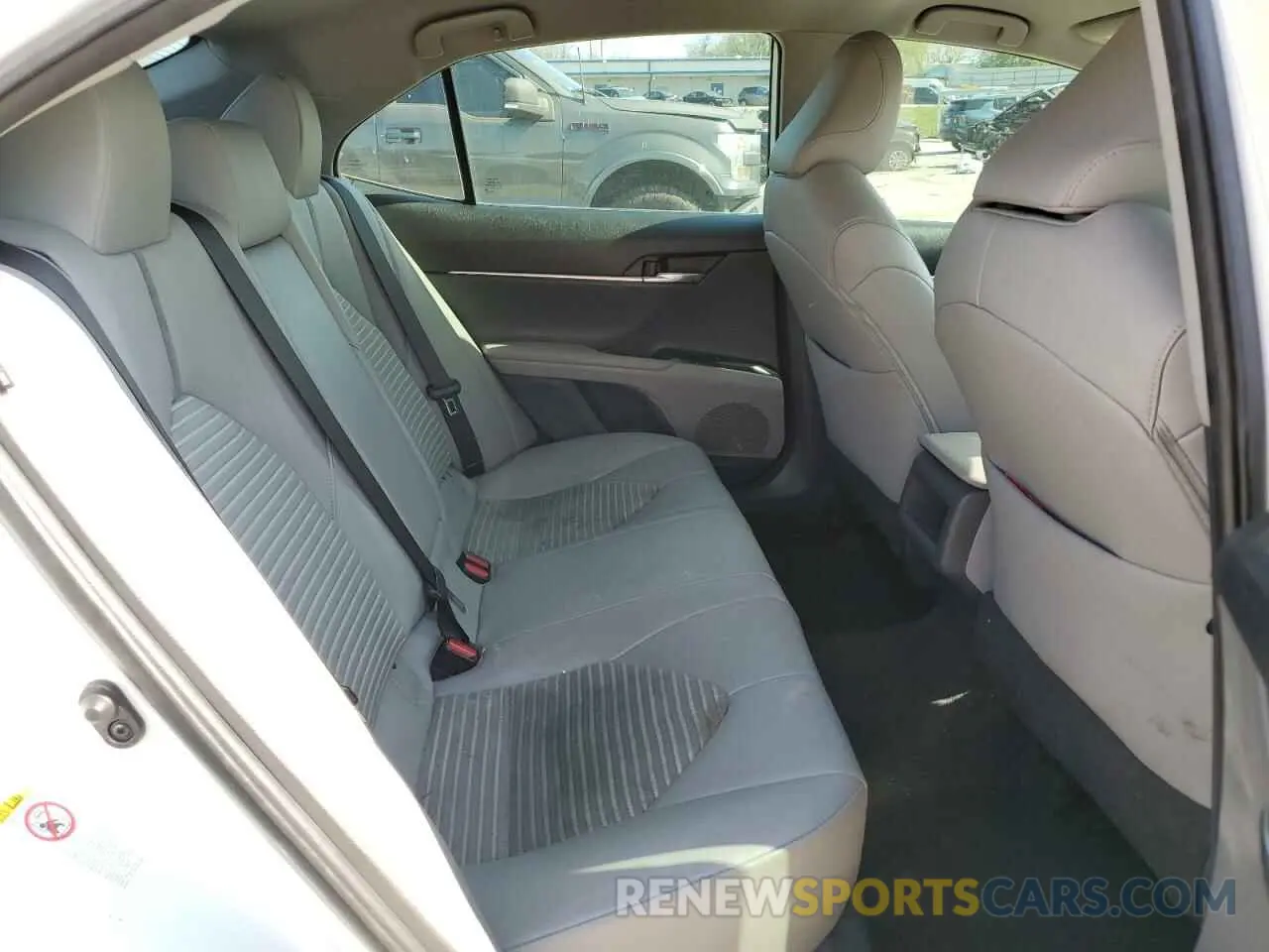 10 Photograph of a damaged car 4T1B11HK2KU180168 TOYOTA CAMRY 2019
