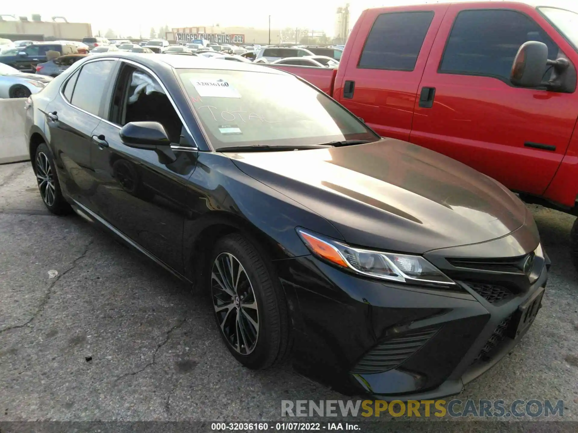 1 Photograph of a damaged car 4T1B11HK2KU180557 TOYOTA CAMRY 2019