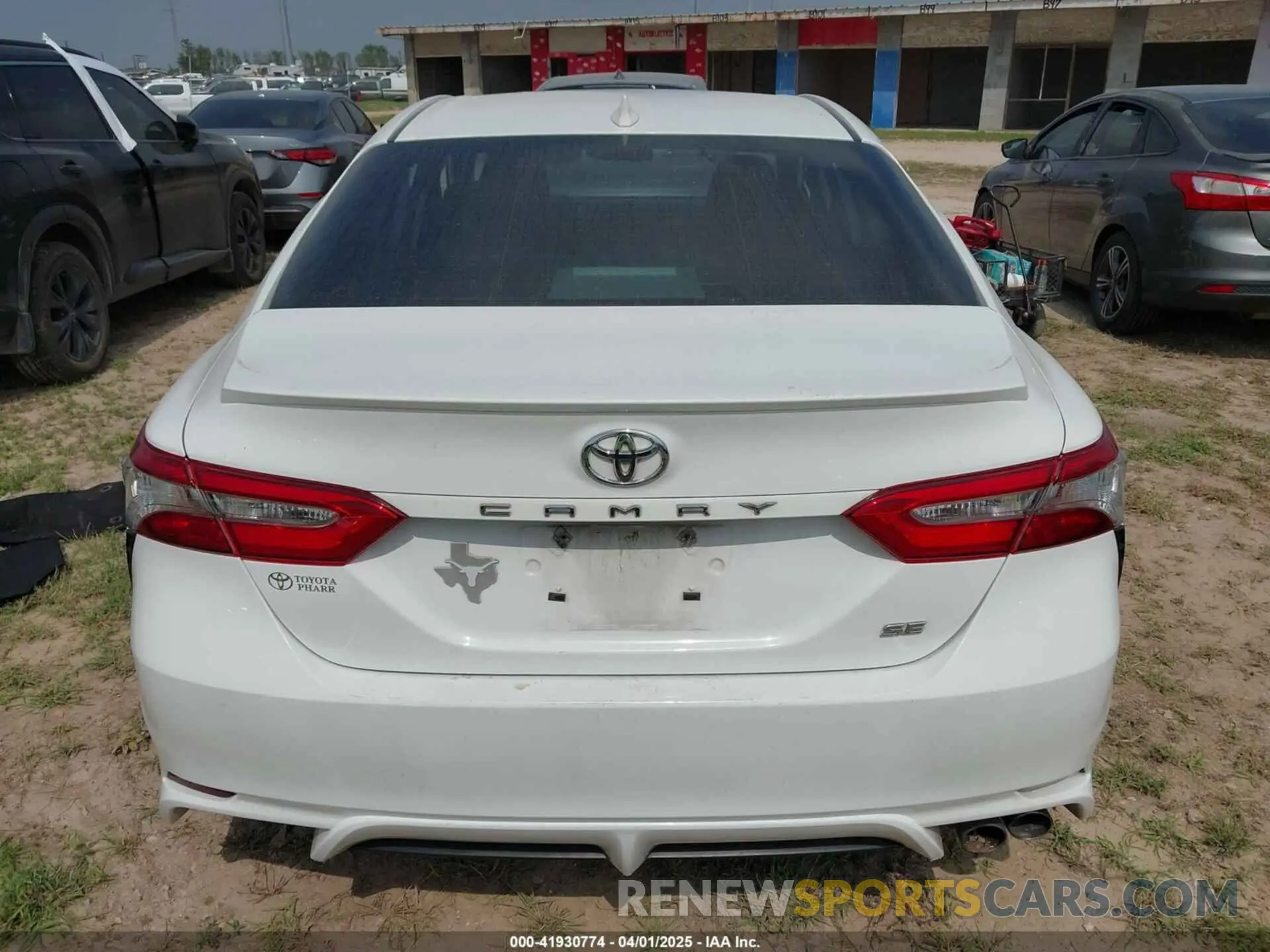 16 Photograph of a damaged car 4T1B11HK2KU181708 TOYOTA CAMRY 2019
