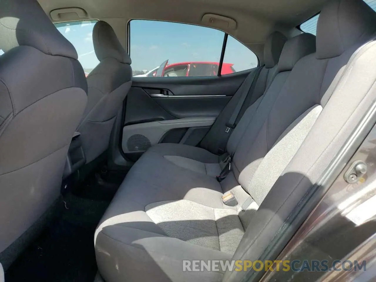 11 Photograph of a damaged car 4T1B11HK2KU183832 TOYOTA CAMRY 2019