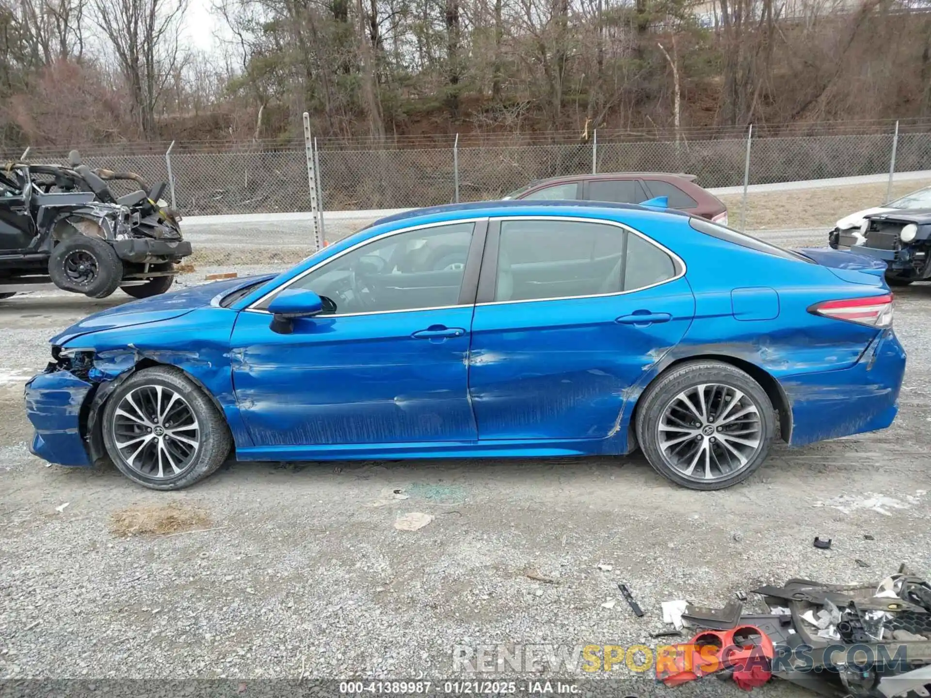 14 Photograph of a damaged car 4T1B11HK2KU186780 TOYOTA CAMRY 2019