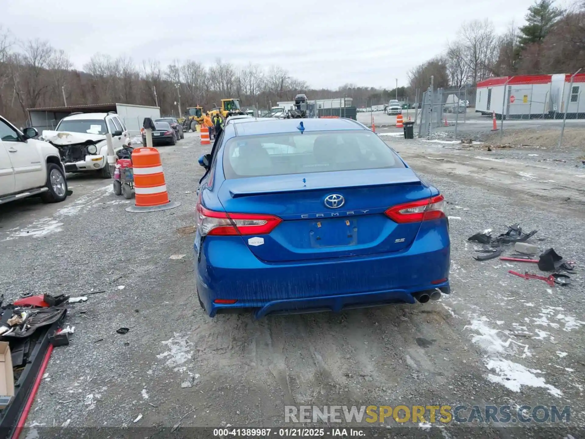 16 Photograph of a damaged car 4T1B11HK2KU186780 TOYOTA CAMRY 2019