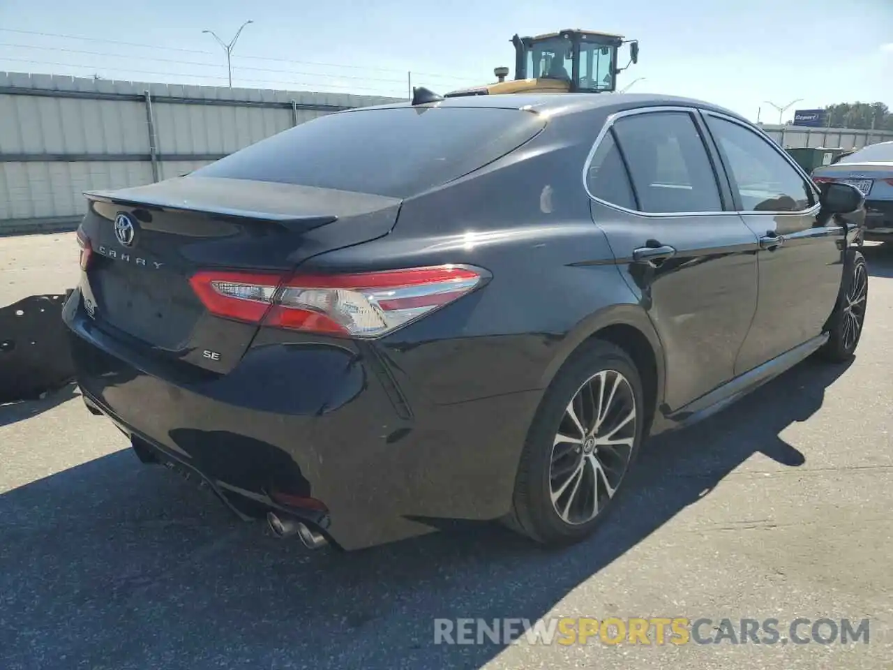 4 Photograph of a damaged car 4T1B11HK2KU196371 TOYOTA CAMRY 2019