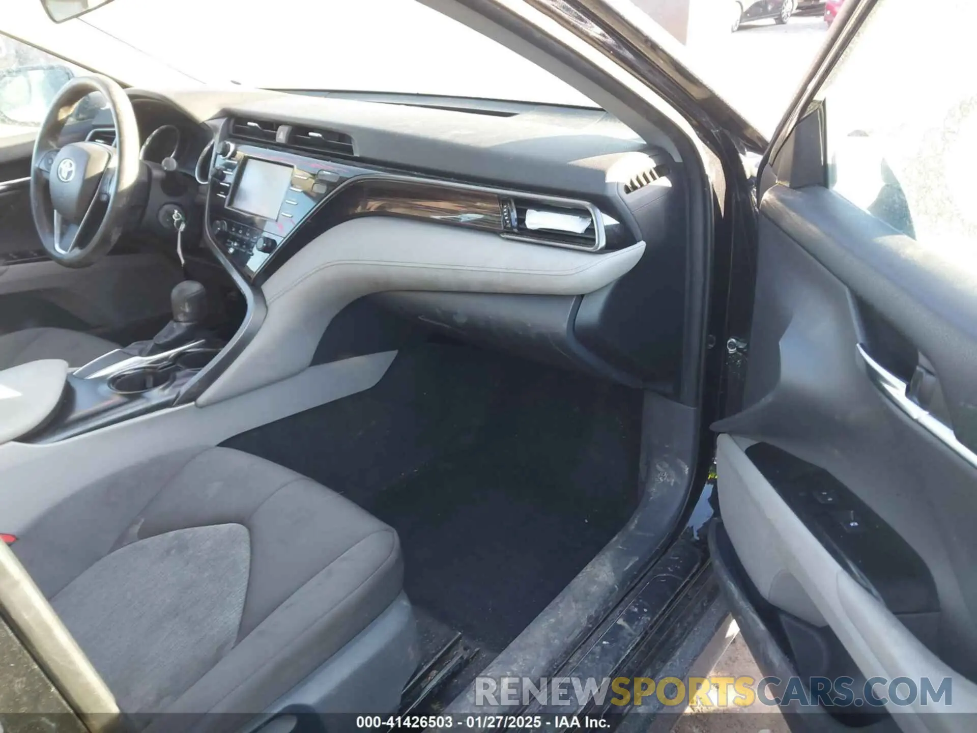 5 Photograph of a damaged car 4T1B11HK2KU198072 TOYOTA CAMRY 2019