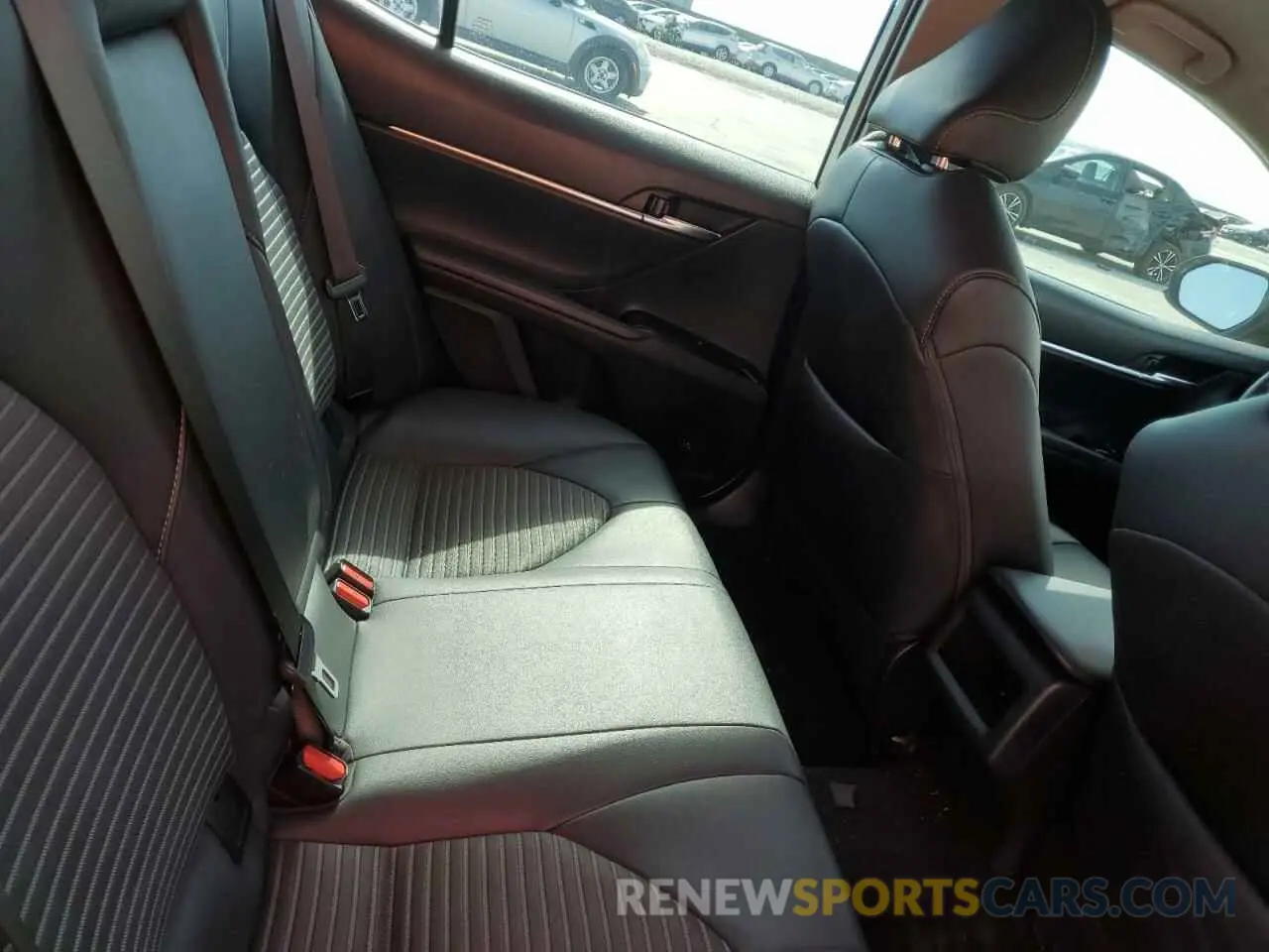 10 Photograph of a damaged car 4T1B11HK2KU200970 TOYOTA CAMRY 2019