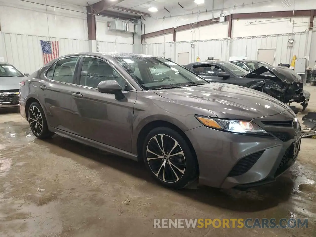 4 Photograph of a damaged car 4T1B11HK2KU201021 TOYOTA CAMRY 2019