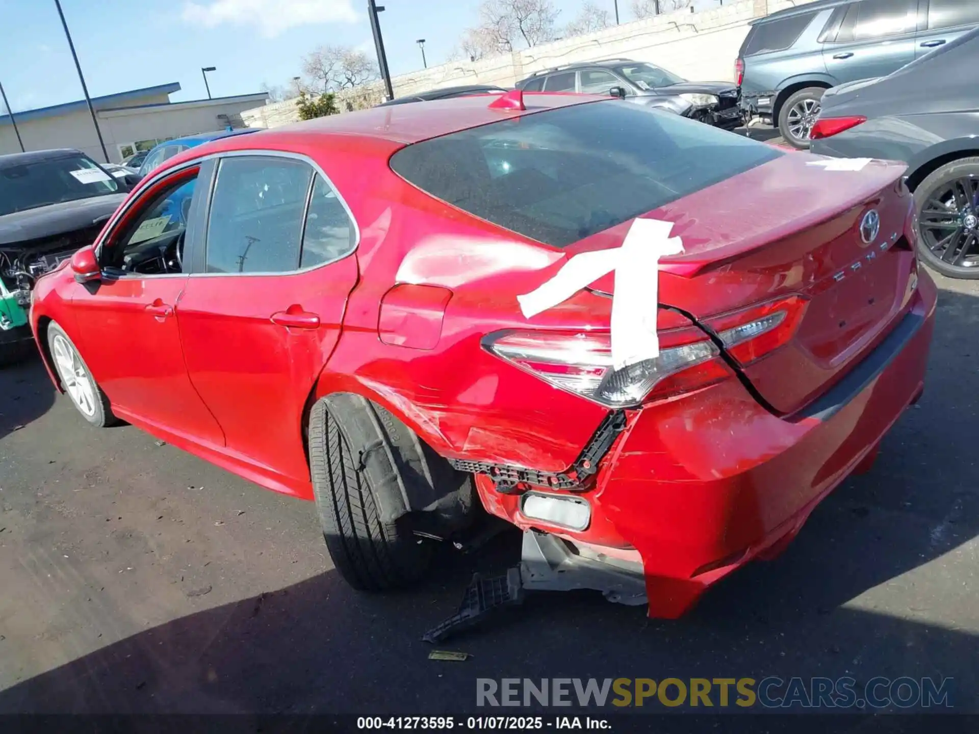 14 Photograph of a damaged car 4T1B11HK2KU201567 TOYOTA CAMRY 2019