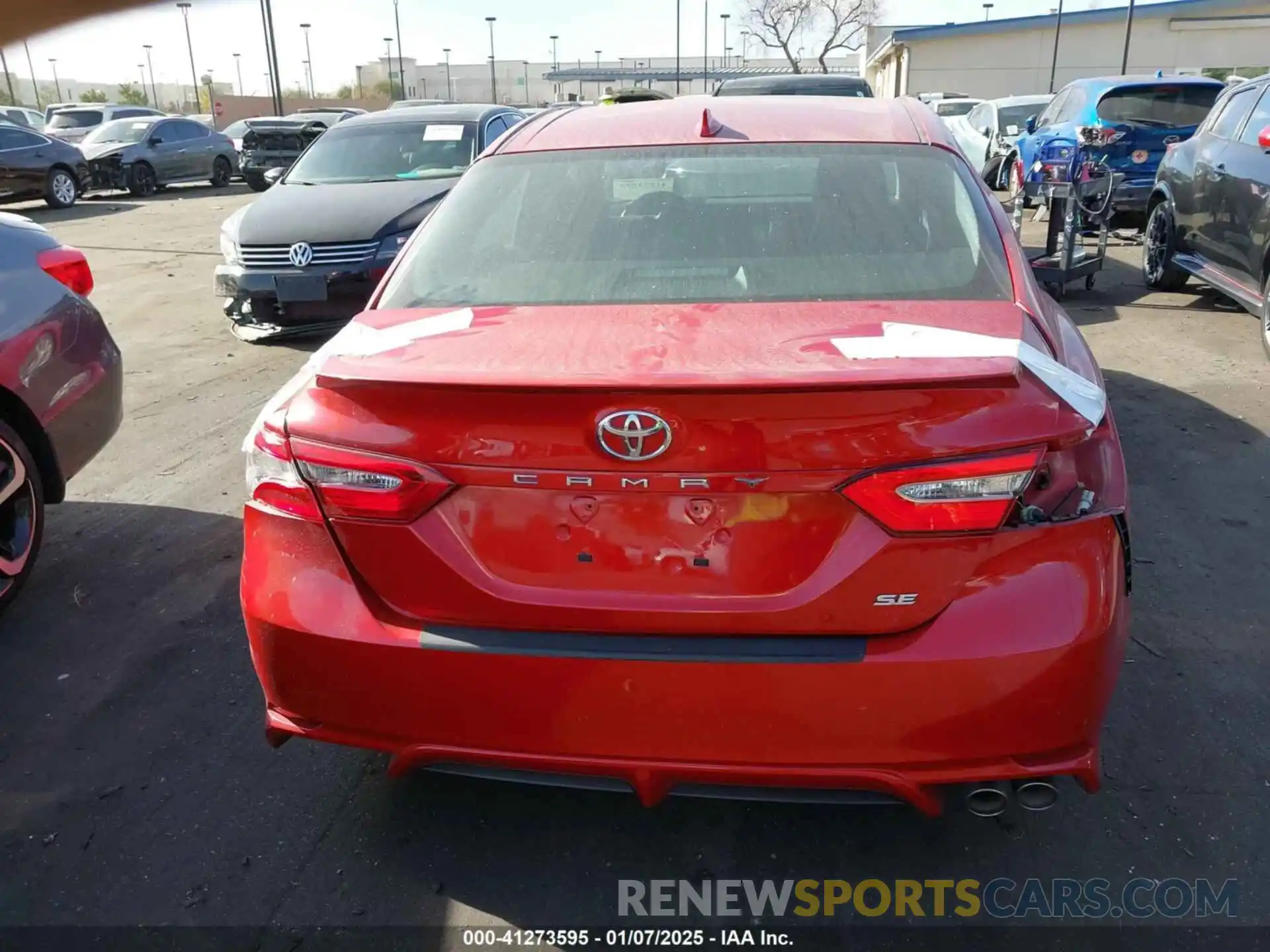 16 Photograph of a damaged car 4T1B11HK2KU201567 TOYOTA CAMRY 2019