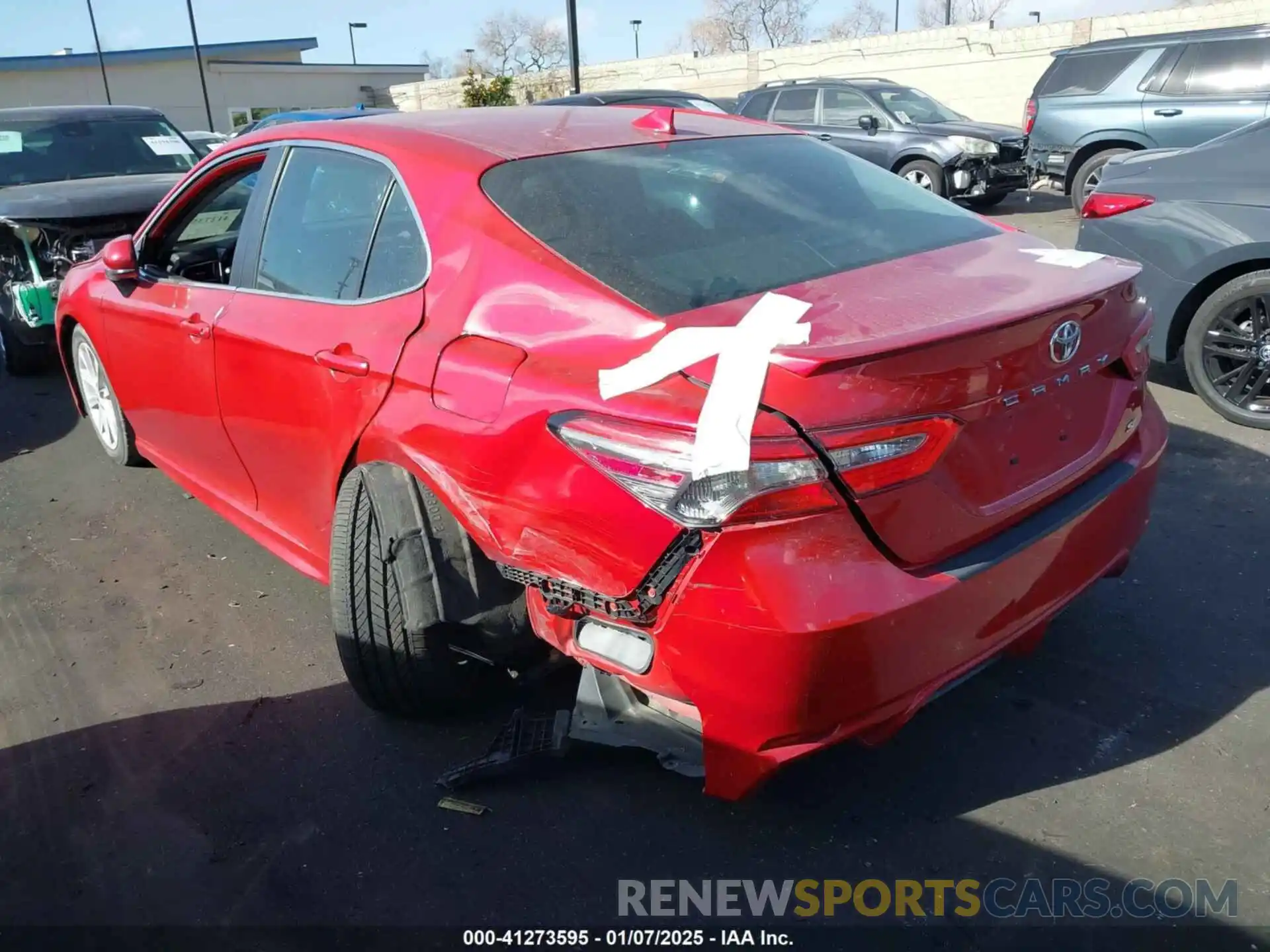 3 Photograph of a damaged car 4T1B11HK2KU201567 TOYOTA CAMRY 2019