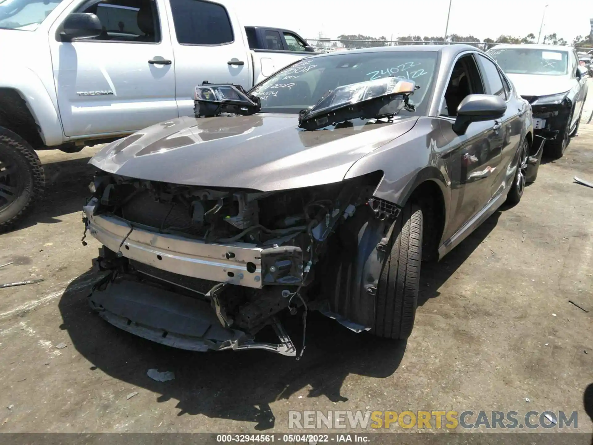 2 Photograph of a damaged car 4T1B11HK2KU210303 TOYOTA CAMRY 2019