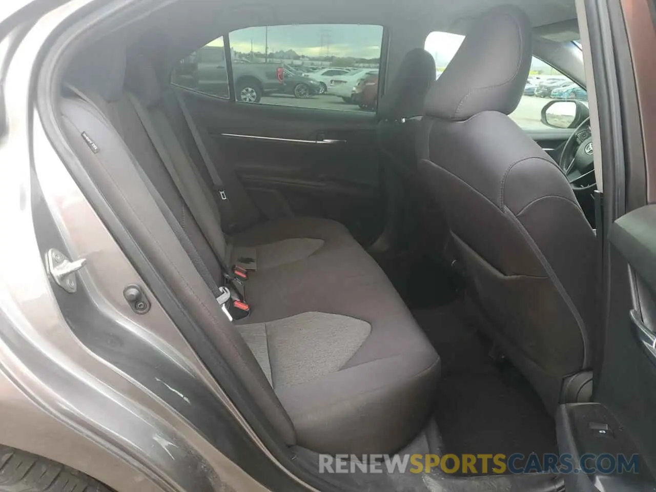 10 Photograph of a damaged car 4T1B11HK2KU217476 TOYOTA CAMRY 2019