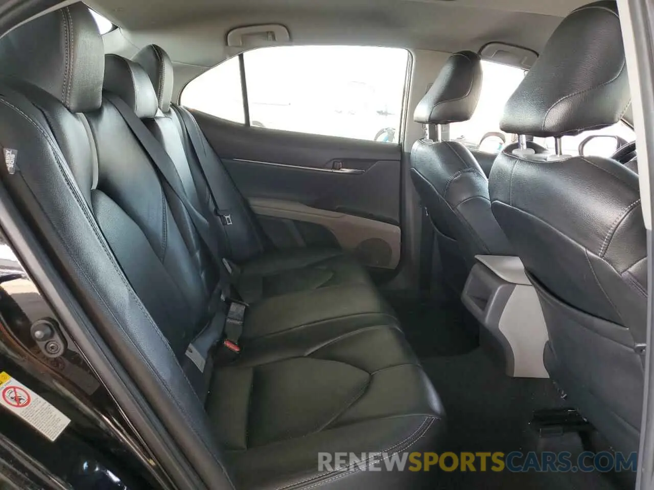 11 Photograph of a damaged car 4T1B11HK2KU222161 TOYOTA CAMRY 2019