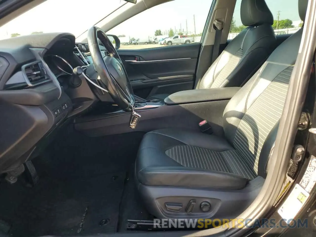7 Photograph of a damaged car 4T1B11HK2KU225772 TOYOTA CAMRY 2019