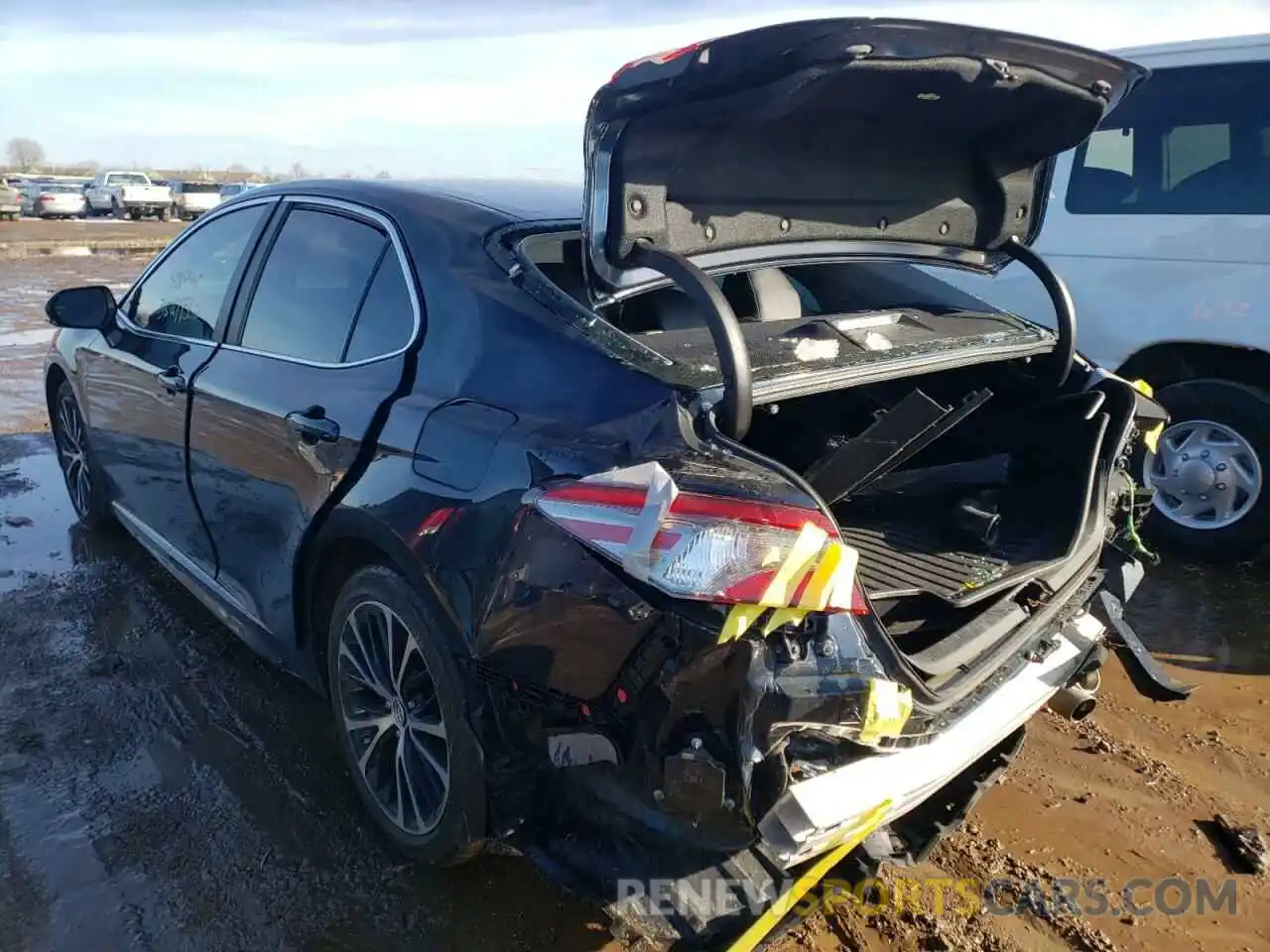 3 Photograph of a damaged car 4T1B11HK2KU237081 TOYOTA CAMRY 2019