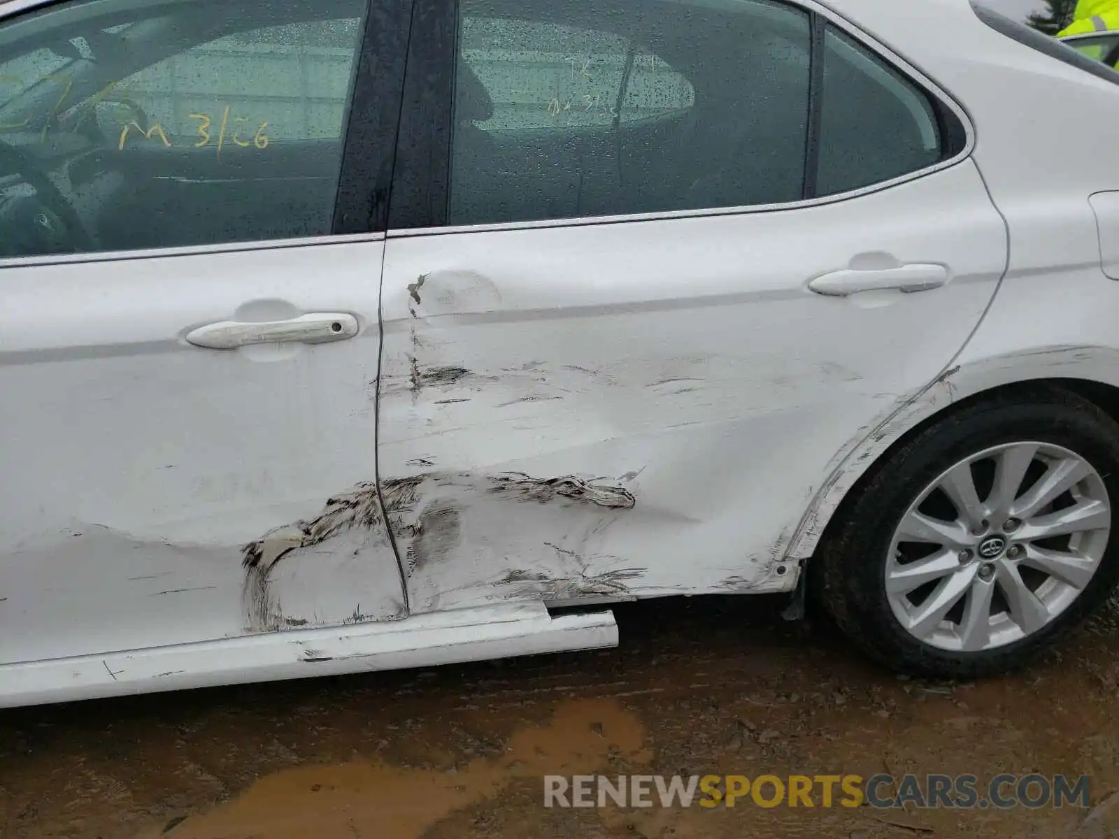 9 Photograph of a damaged car 4T1B11HK2KU239669 TOYOTA CAMRY 2019