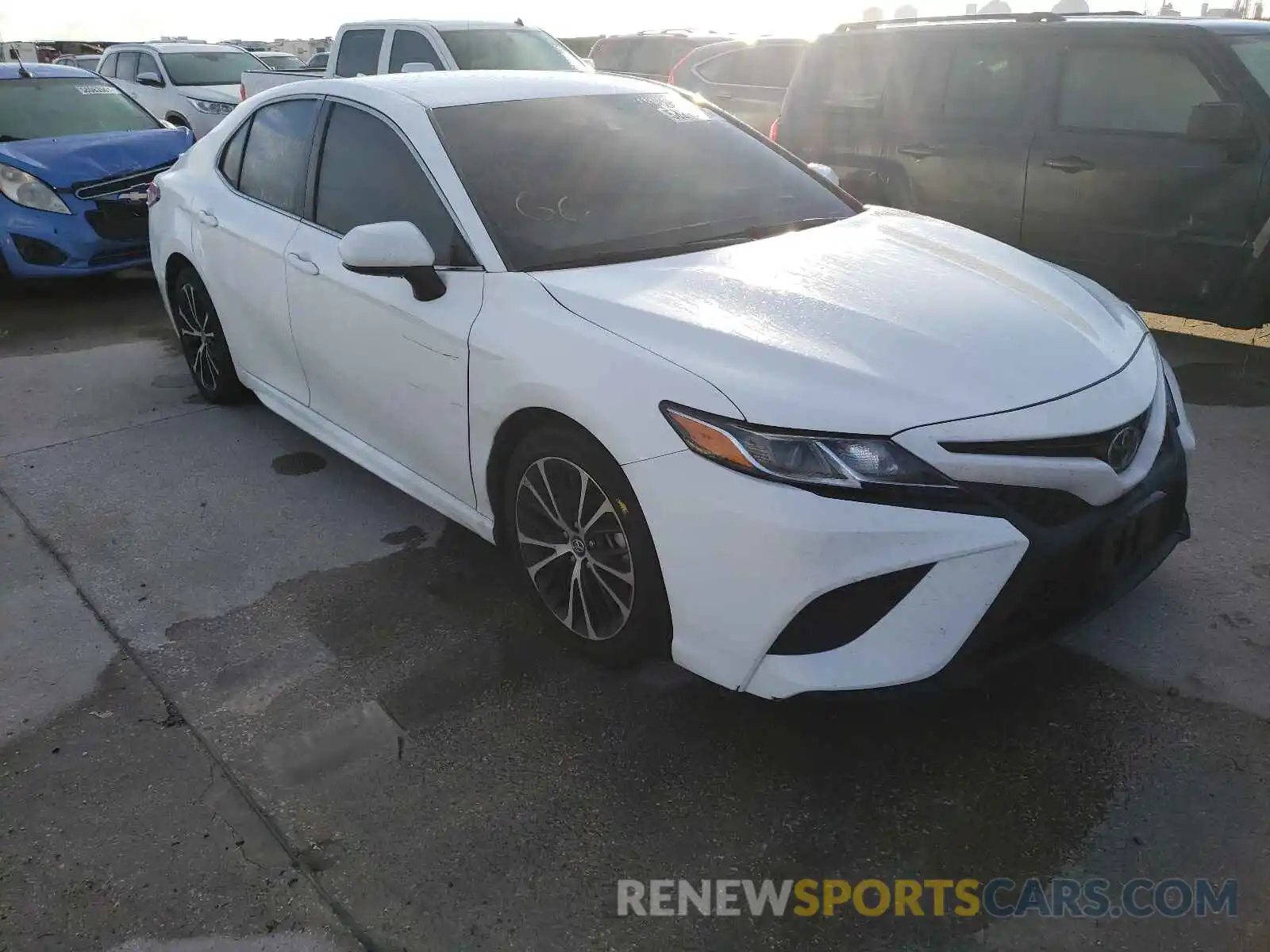 1 Photograph of a damaged car 4T1B11HK2KU240532 TOYOTA CAMRY 2019