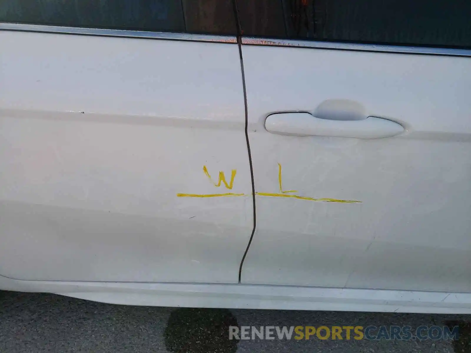 9 Photograph of a damaged car 4T1B11HK2KU240532 TOYOTA CAMRY 2019