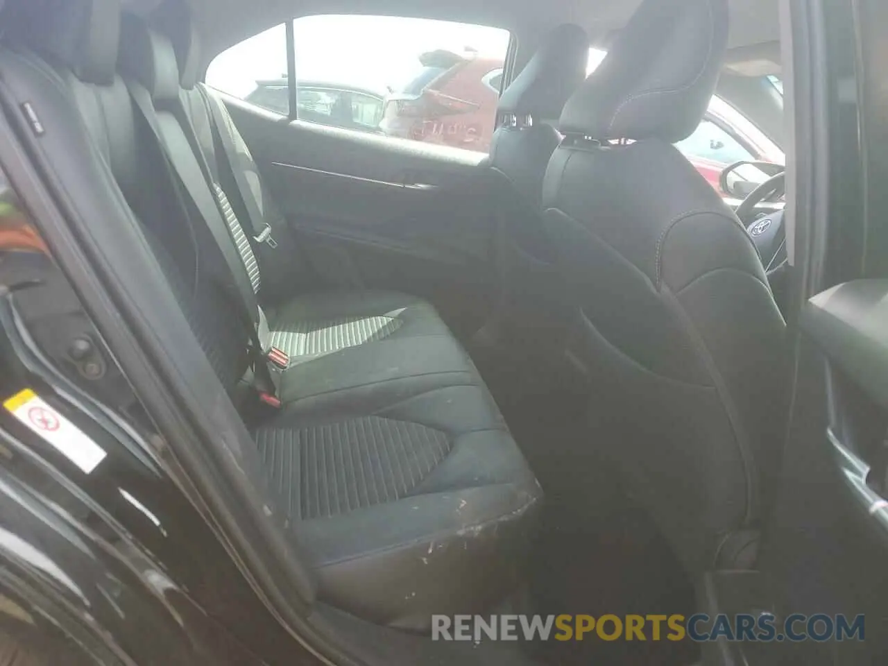 10 Photograph of a damaged car 4T1B11HK2KU244113 TOYOTA CAMRY 2019