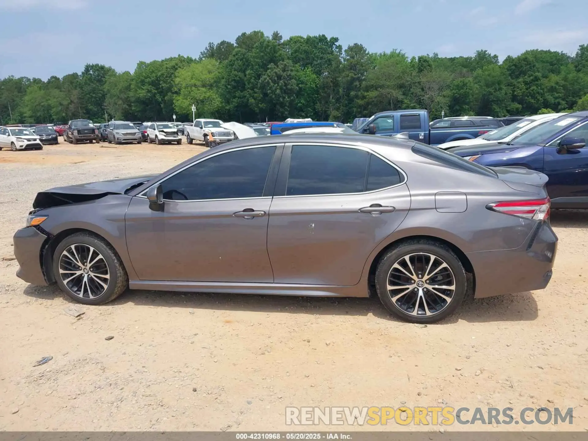 14 Photograph of a damaged car 4T1B11HK2KU250977 TOYOTA CAMRY 2019
