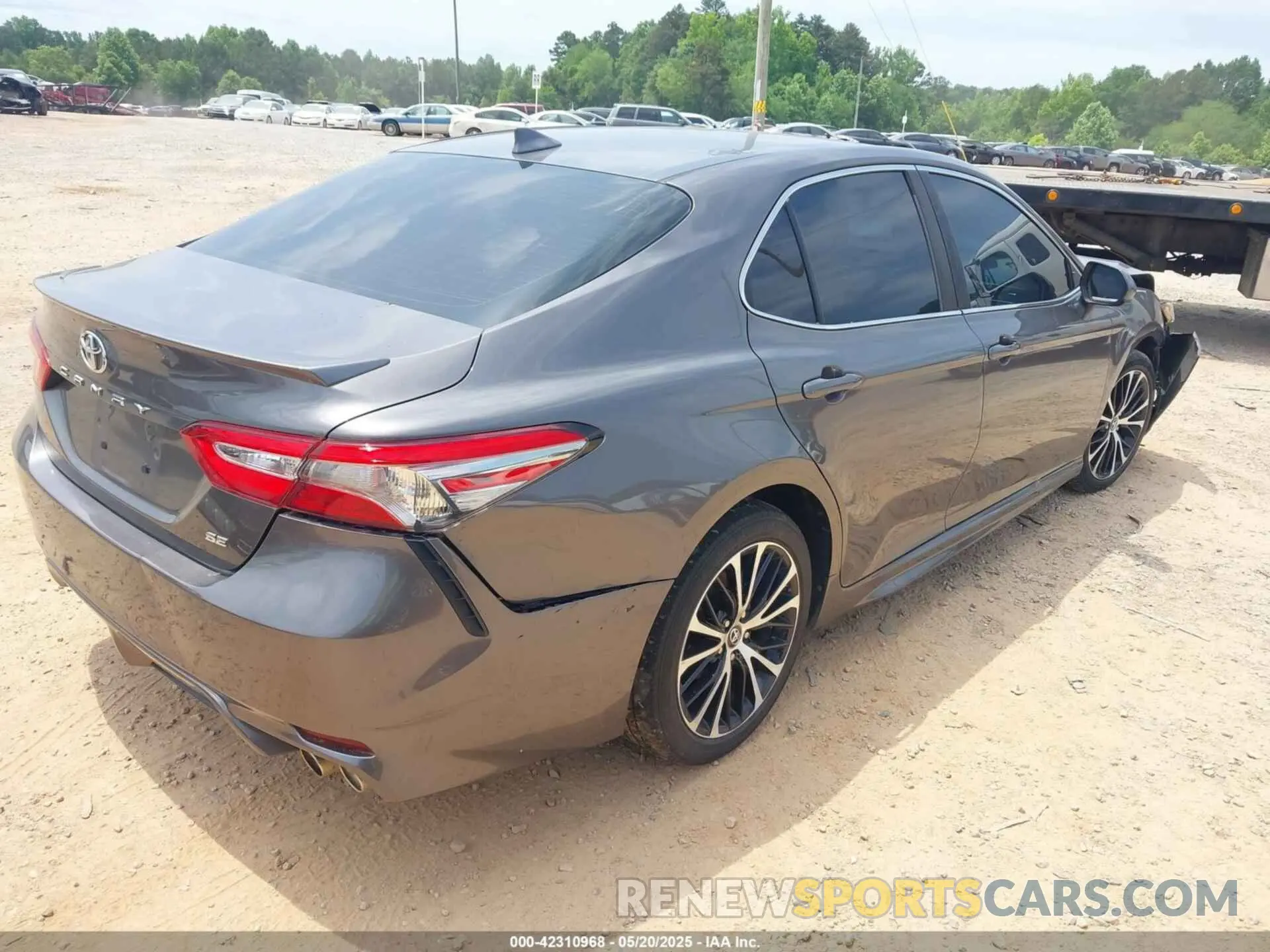 4 Photograph of a damaged car 4T1B11HK2KU250977 TOYOTA CAMRY 2019