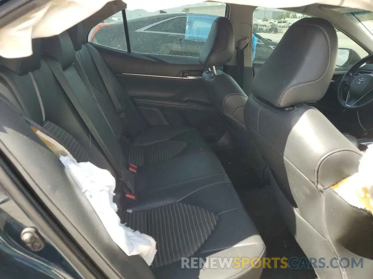 10 Photograph of a damaged car 4T1B11HK2KU252406 TOYOTA CAMRY 2019