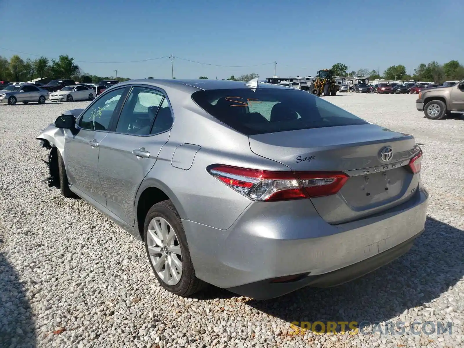 3 Photograph of a damaged car 4T1B11HK2KU253085 TOYOTA CAMRY 2019