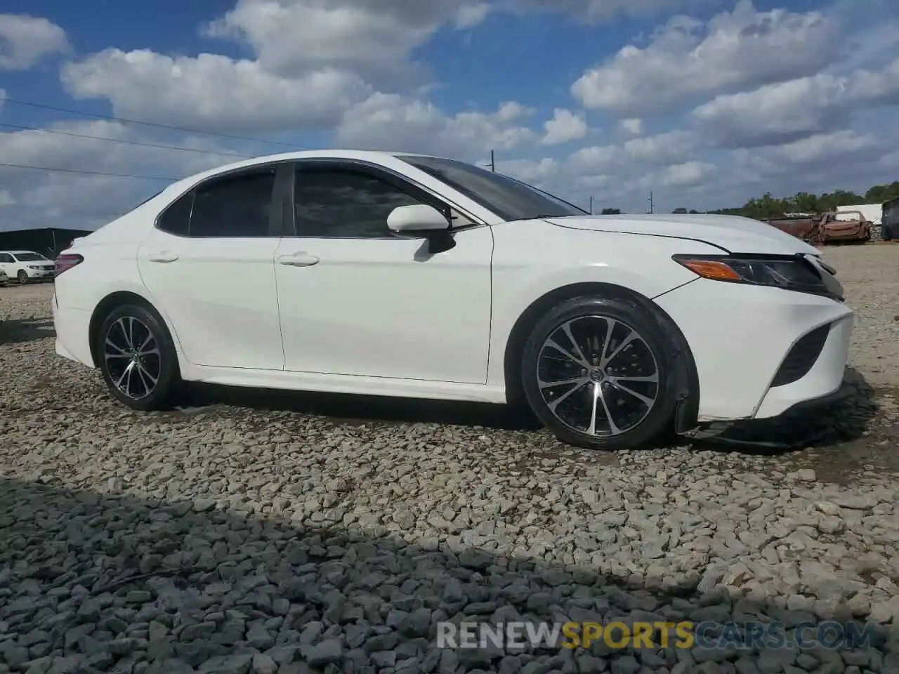 4 Photograph of a damaged car 4T1B11HK2KU256133 TOYOTA CAMRY 2019