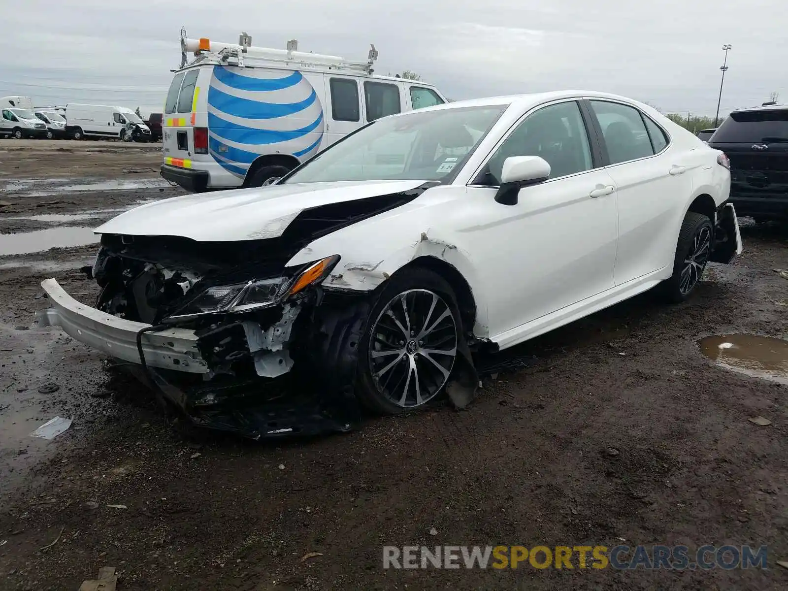 2 Photograph of a damaged car 4T1B11HK2KU259419 TOYOTA CAMRY 2019