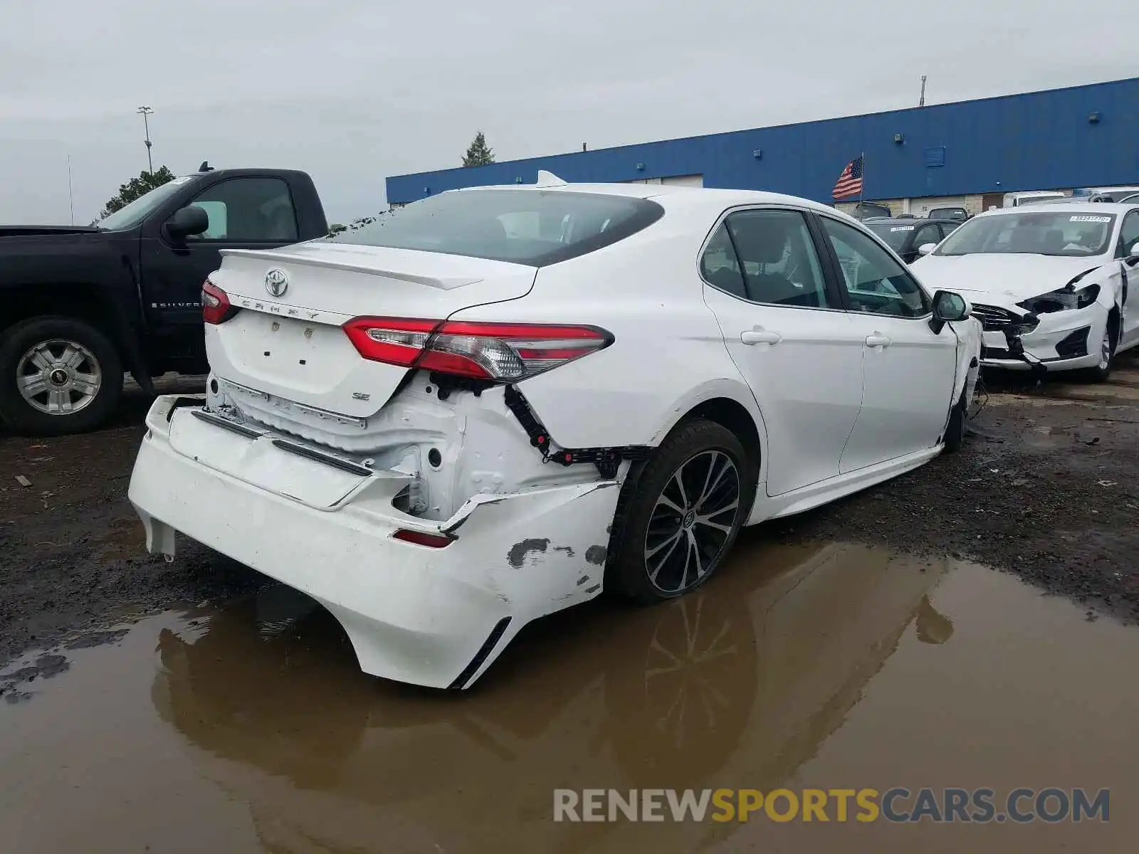 4 Photograph of a damaged car 4T1B11HK2KU259419 TOYOTA CAMRY 2019