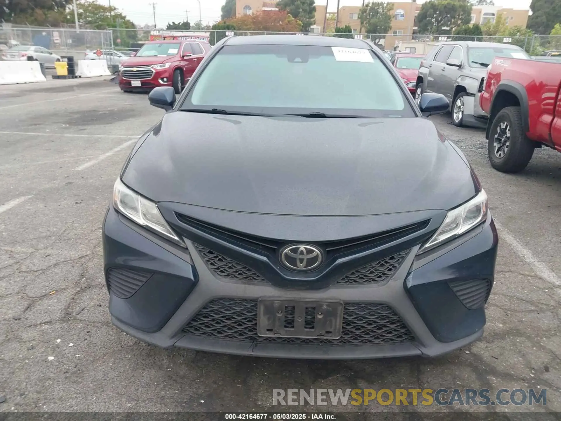 12 Photograph of a damaged car 4T1B11HK2KU263082 TOYOTA CAMRY 2019