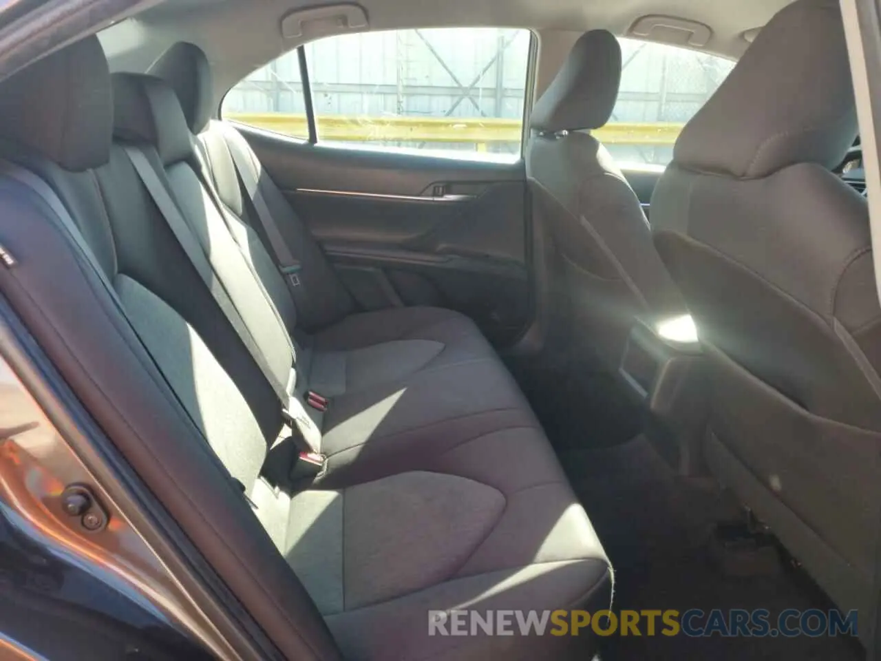 10 Photograph of a damaged car 4T1B11HK2KU266953 TOYOTA CAMRY 2019