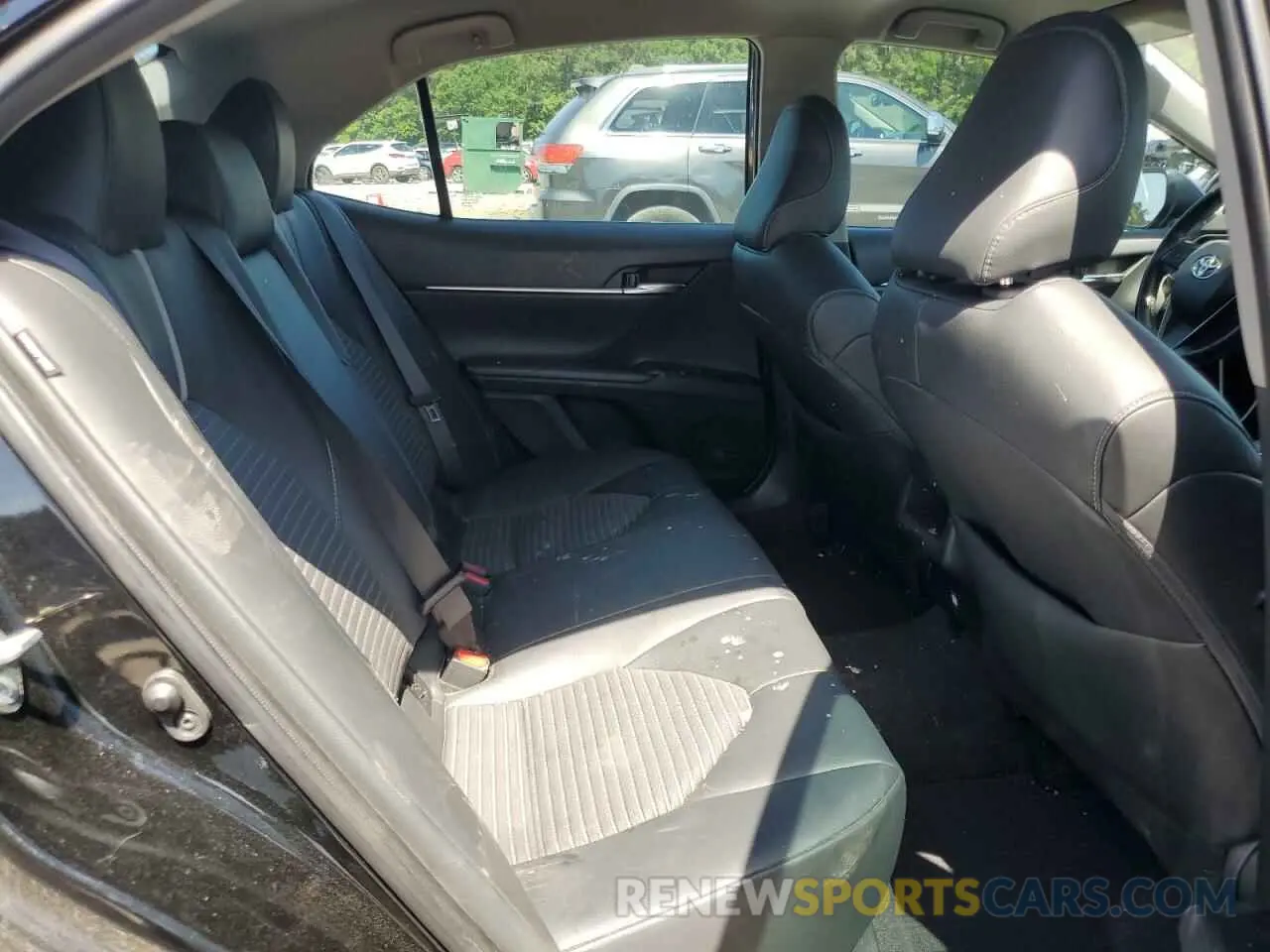 10 Photograph of a damaged car 4T1B11HK2KU279878 TOYOTA CAMRY 2019