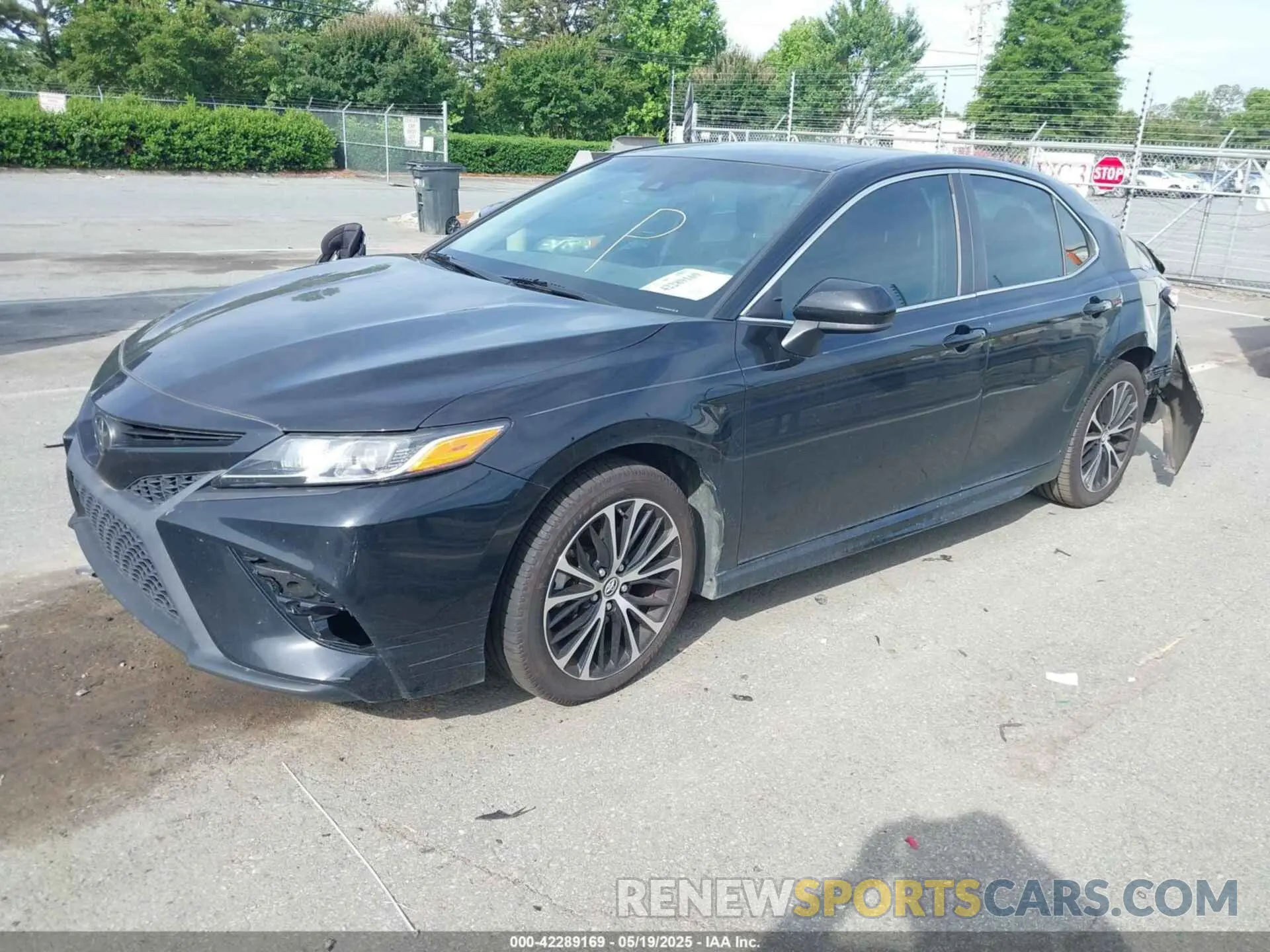 2 Photograph of a damaged car 4T1B11HK2KU281694 TOYOTA CAMRY 2019