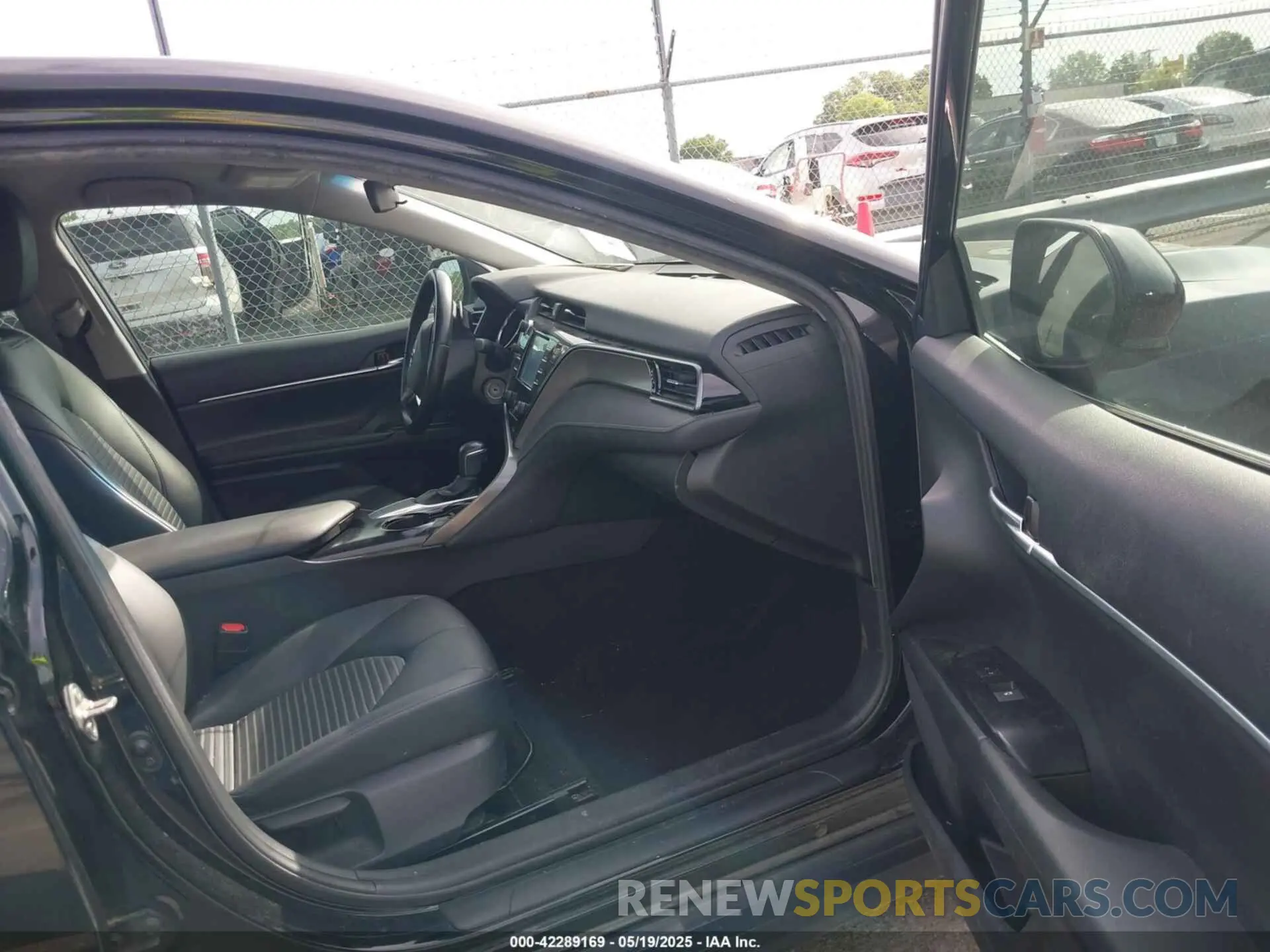 5 Photograph of a damaged car 4T1B11HK2KU281694 TOYOTA CAMRY 2019